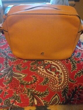 Kate & Alex Cuffaro Tan  Leather Crossbody Bag